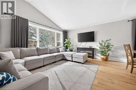 4 Peter Street Hamilton ON L8B 0Z4