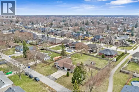 180 Elsworth Lasalle ON N9J 1E5