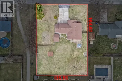 180 Elsworth Lasalle ON N9J 1E5