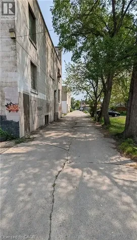 750 Barton Street East Hamilton ON L8L 3B1