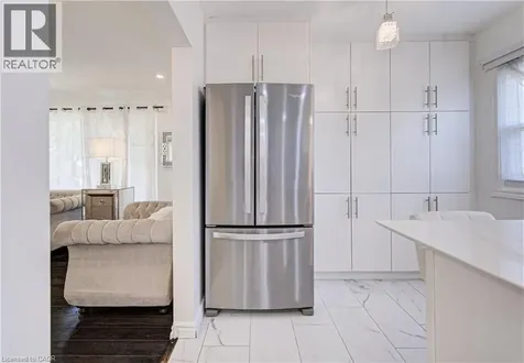 152 Clark Avenue Kitchener ON N2C 1Y5
