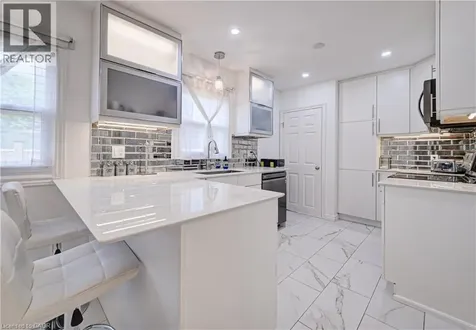 152 Clark Avenue Kitchener ON N2C 1Y5