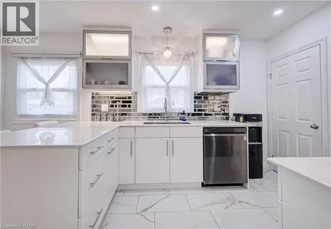 152 Clark Avenue Kitchener ON N2C 1Y5