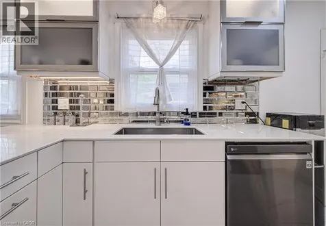 152 Clark Avenue Kitchener ON N2C 1Y5
