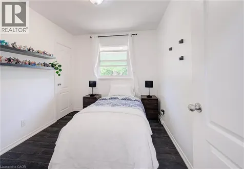 152 Clark Avenue Kitchener ON N2C 1Y5
