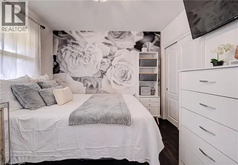 152 Clark Avenue Kitchener ON N2C 1Y5