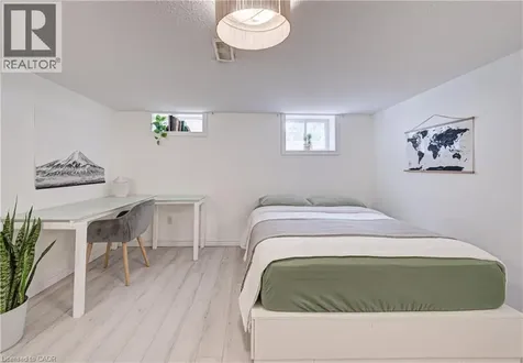 152 Clark Avenue Kitchener ON N2C 1Y5