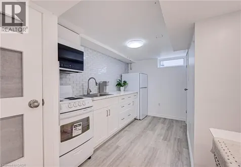 152 Clark Avenue Kitchener ON N2C 1Y5