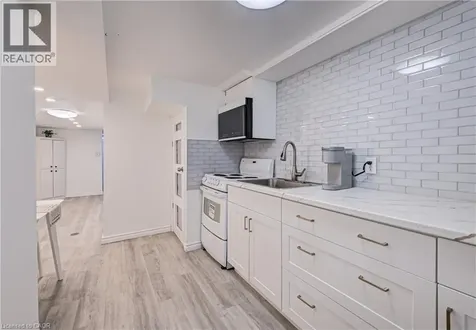 152 Clark Avenue Kitchener ON N2C 1Y5