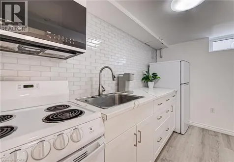 152 Clark Avenue Kitchener ON N2C 1Y5