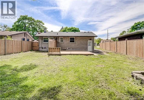 152 Clark Avenue Kitchener ON N2C 1Y5