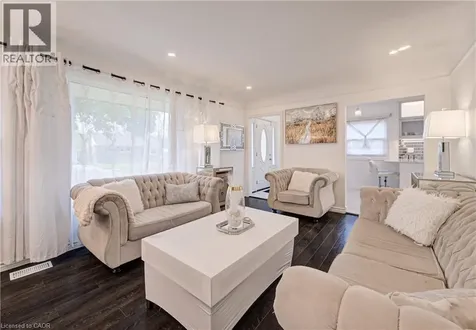 152 Clark Avenue Kitchener ON N2C 1Y5