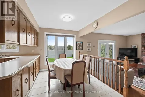 28 Parmalea Crescent Ottawa ON K2E 7J2