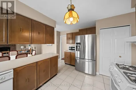 28 Parmalea Crescent Ottawa ON K2E 7J2