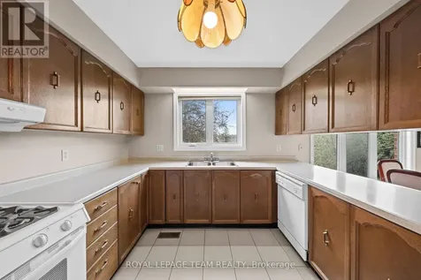 28 Parmalea Crescent Ottawa ON K2E 7J2