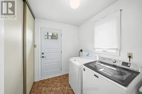 28 Parmalea Crescent Ottawa ON K2E 7J2