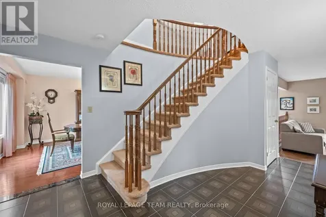 28 Parmalea Crescent Ottawa ON K2E 7J2