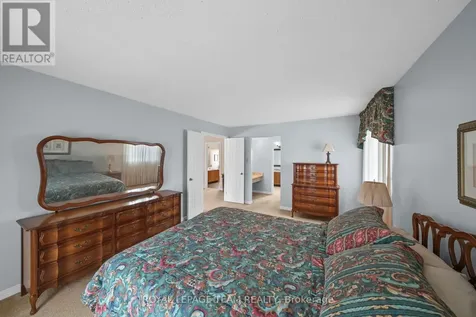 28 Parmalea Crescent Ottawa ON K2E 7J2