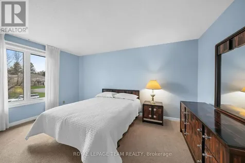 28 Parmalea Crescent Ottawa ON K2E 7J2