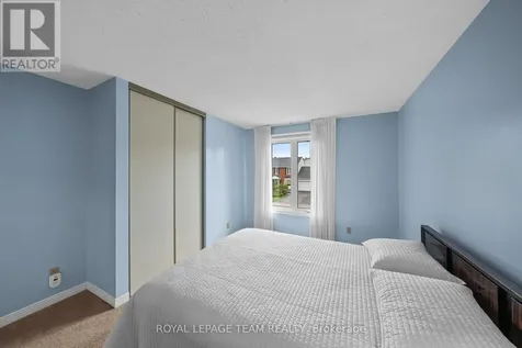 28 Parmalea Crescent Ottawa ON K2E 7J2