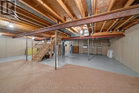 28 Parmalea Crescent Ottawa ON K2E 7J2