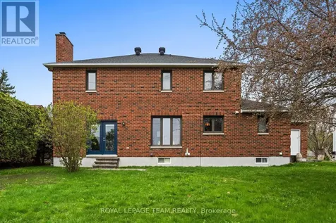 28 Parmalea Crescent Ottawa ON K2E 7J2