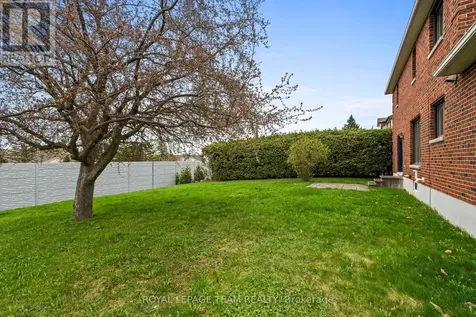 28 Parmalea Crescent Ottawa ON K2E 7J2