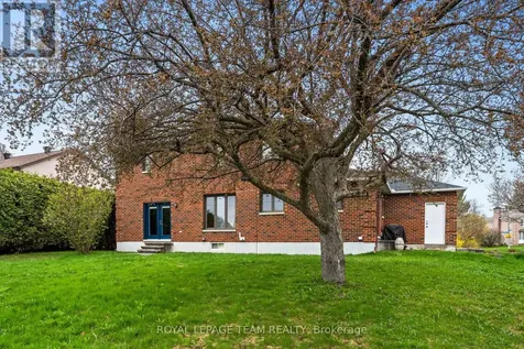 28 Parmalea Crescent Ottawa ON K2E 7J2