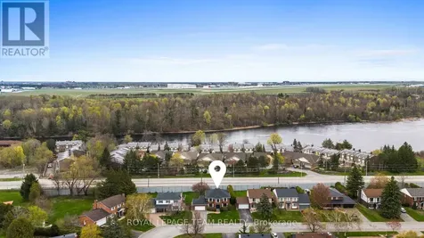 28 Parmalea Crescent Ottawa ON K2E 7J2
