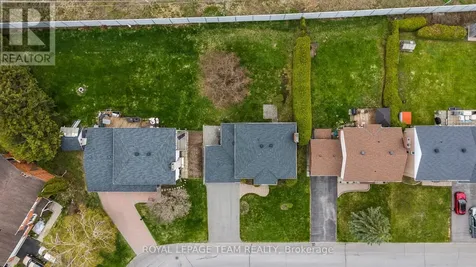 28 Parmalea Crescent Ottawa ON K2E 7J2