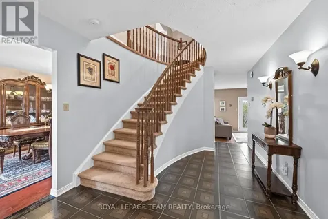 28 Parmalea Crescent Ottawa ON K2E 7J2