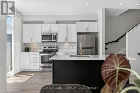 912 Lixnaw Court Ottawa ON K2C 3H2