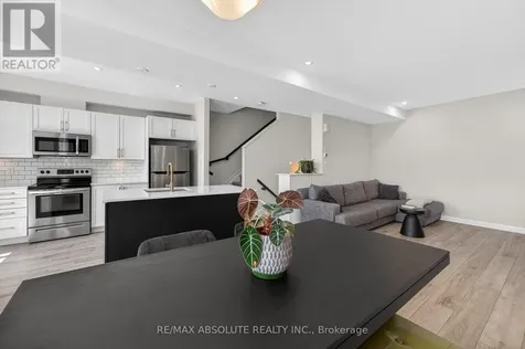 912 Lixnaw Court Ottawa ON K2C 3H2