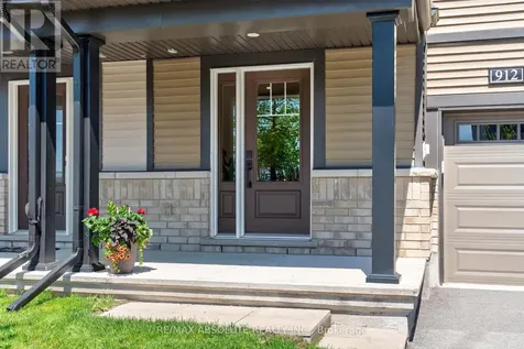 912 Lixnaw Court Ottawa ON K2C 3H2