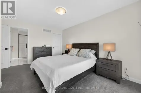 912 Lixnaw Court Ottawa ON K2C 3H2