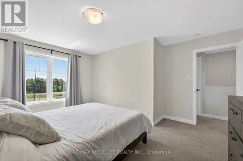 912 Lixnaw Court Ottawa ON K2C 3H2