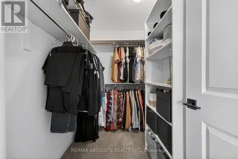 912 Lixnaw Court Ottawa ON K2C 3H2