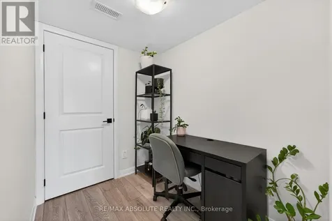 912 Lixnaw Court Ottawa ON K2C 3H2