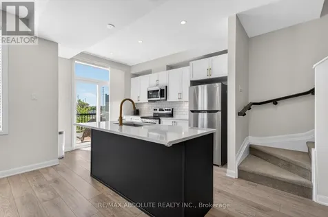 912 Lixnaw Court Ottawa ON K2C 3H2