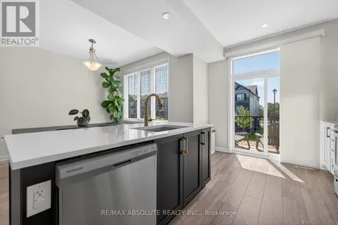 912 Lixnaw Court Ottawa ON K2C 3H2