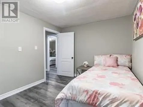 15 Spiers Crescent Cambridge ON N1R 3A9