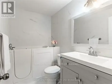 15 Spiers Crescent Cambridge ON N1R 3A9