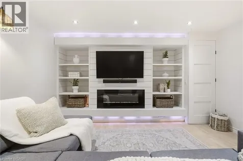 329 Plains Road West Burlington ON L7T 1G1