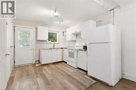 46 East 16th Street Hamilton ON L9A 4H9