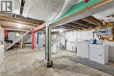 46 East 16th Street Hamilton ON L9A 4H9