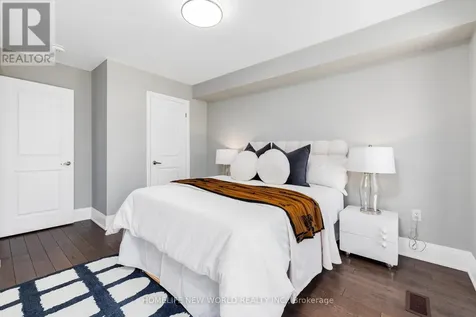 57 Kenneth Wood Crescent Toronto (newtonbrook East) ON M2N 0K3