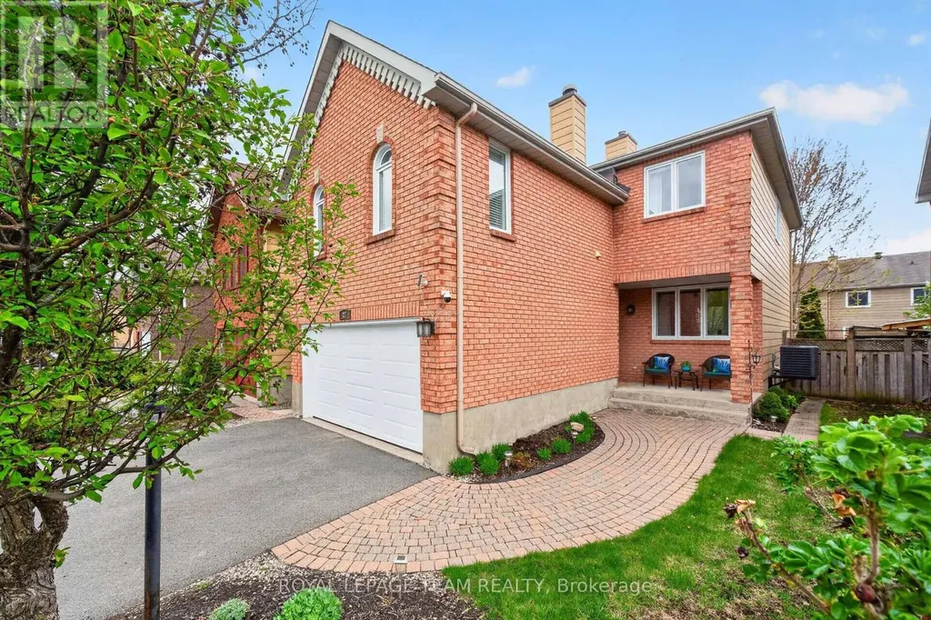 27 Inwood Drive Ottawa ON K2M 1Z5