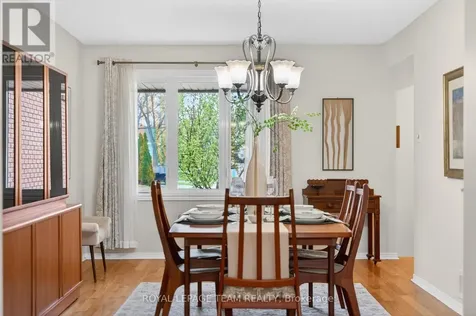 27 Inwood Drive Ottawa ON K2M 1Z5