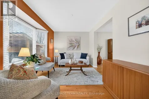 27 Inwood Drive Ottawa ON K2M 1Z5