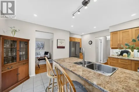 27 Inwood Drive Ottawa ON K2M 1Z5